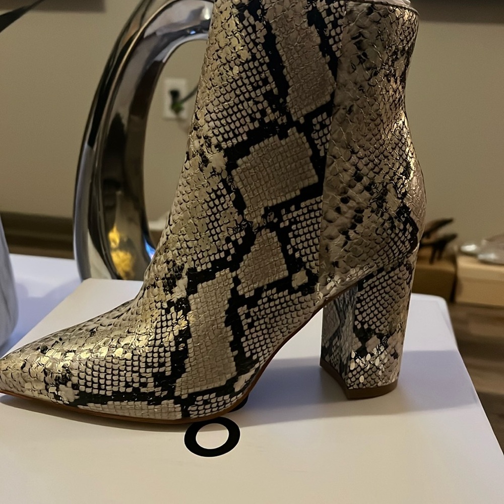 Women ankle boots